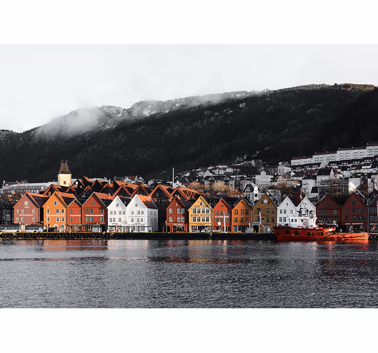 Fototapete Städte bergen waterfront häuser - TenStickers