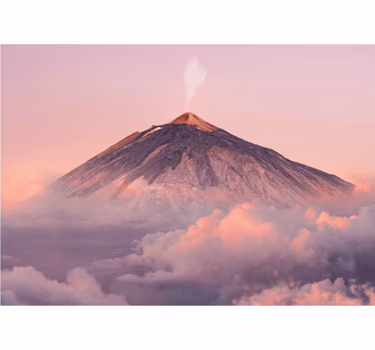 Fototapete berge vulkan gipfel im nebel - TenStickers
