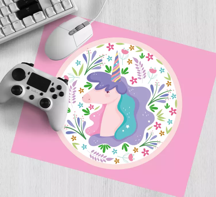 Anime mauspad mit verspielter einhorn-illustration - TenStickers