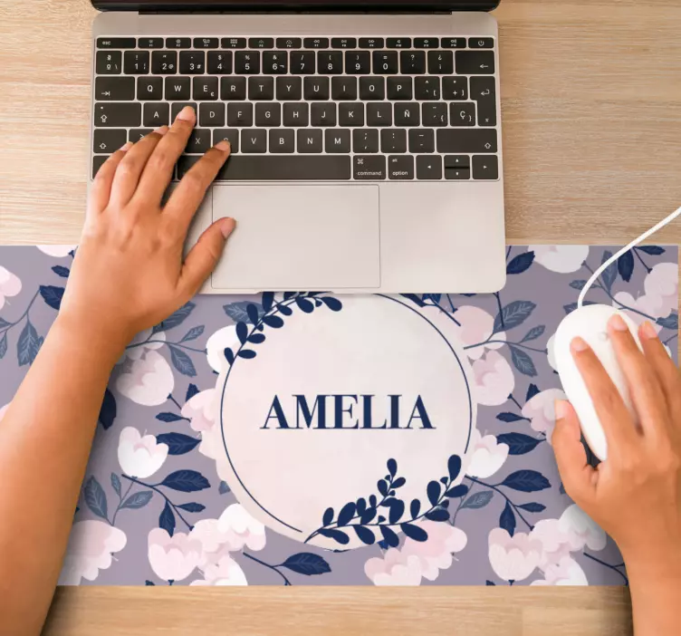 Mauspad mit namen im personalisierten blumenmuster - TenStickers