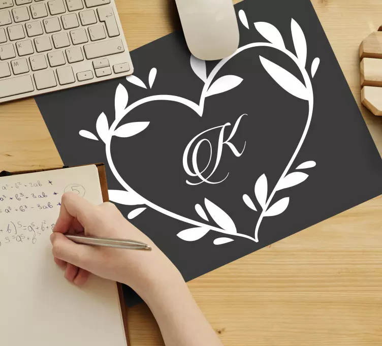 Mauspad mit Namen Herz mit initiale - TenStickers