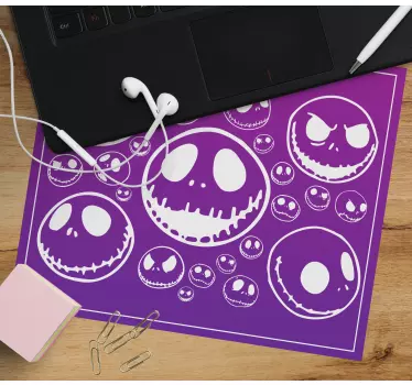 Anime mauspad mit verspielten totenkopf-mustern - TenStickers