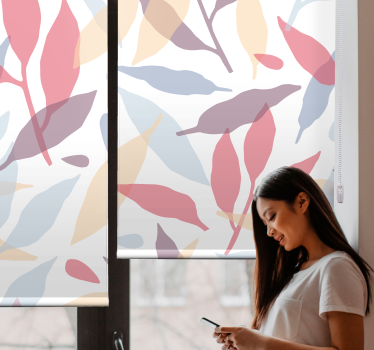 Rollo Wohnzimmer mit Buntes blättermuster - TenStickers
