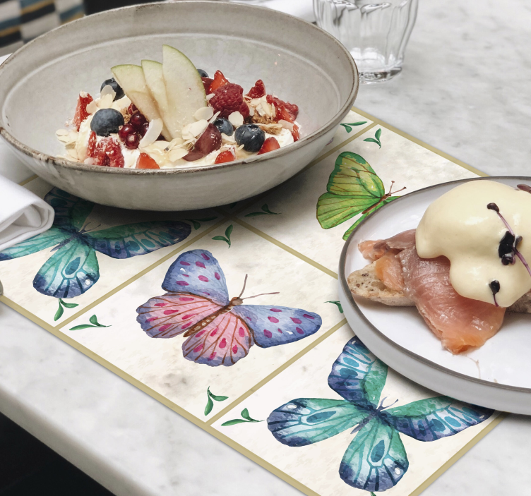 Tischsets originell mit lebendiger schmetterlingskomposition - TenStickers