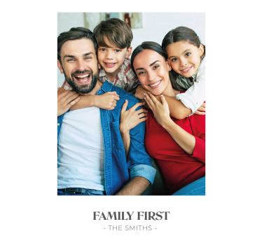 Poster personalisiert mit Family First - TenStickers