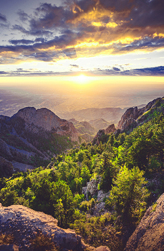 Poster wohnzimmer sonnenaufgang in den bergen - TenStickers