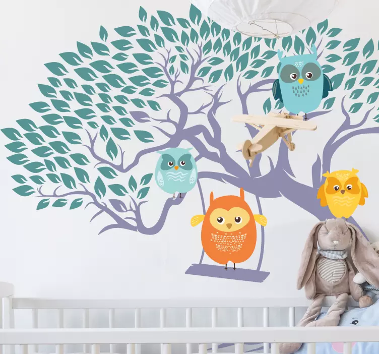 Wandtattoo Baby eulen spielen auf dem baum - TenStickers
