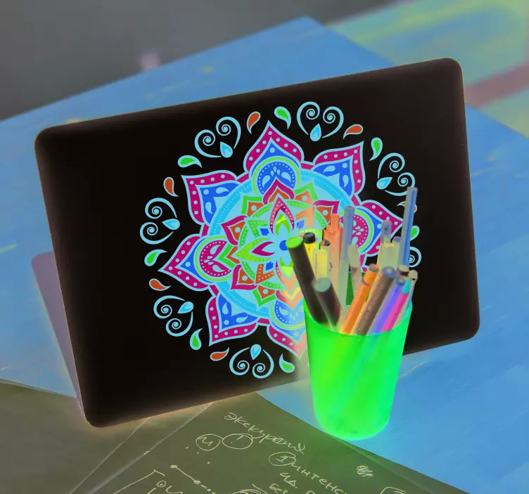 Klassisches Mandala für Laptop Aufkleber - TenStickers