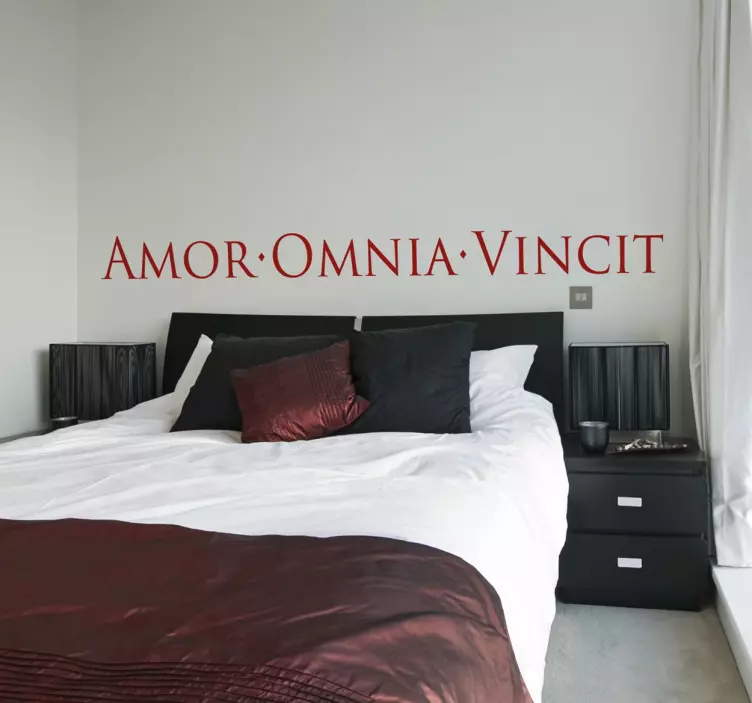 Wandtattoo Amor Omnia Vincit - TenStickers