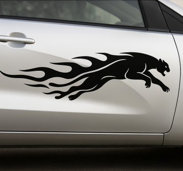 Autoaufkleber laufender puma mit flammen - TenStickers