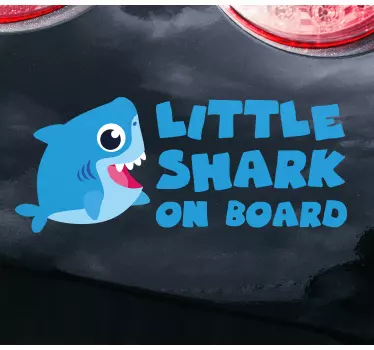 Baby on board aufkleber mit fröhlichem haifischdesign - TenStickers