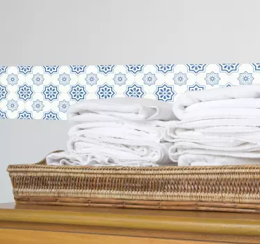 Wandtattoo Badezimmer Bordüre selbstklebend blau-weiß - TenStickers