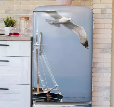 Kühlschrank Folie Möwe über Schiff - TenStickers