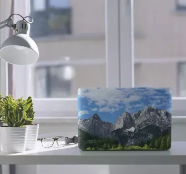 Laptop Aufkleber blick auf die berglandschaft - TenStickers