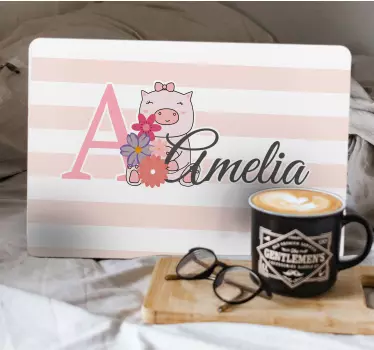Laptop aufkleber baby mädchen schwein mit namen - TenStickers