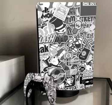 Schwarz-Weiße Stickerbombe PS5 Skin - TenStickers