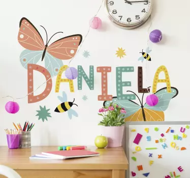 Wandtattoo baby mit personalisierten schmetterlingen - TenStickers