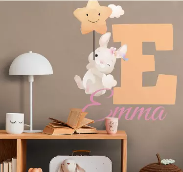 Wandtattoo kinderzimmer hase mit initiale und namen - TenStickers