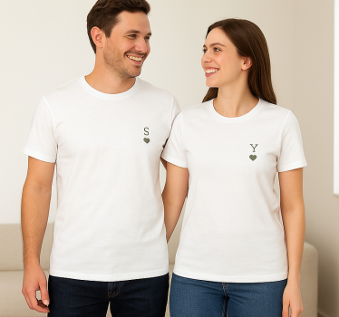 Pärchen t shirts mit minimalistischen initialen - TenStickers