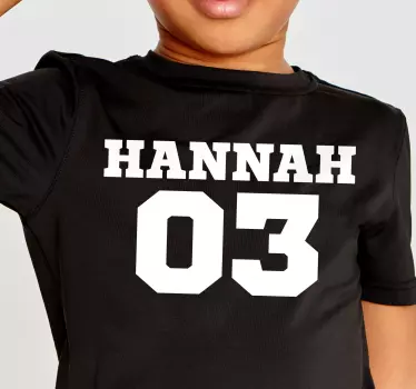 T-shirt mit namen individuell gestaltete ziffer - TenStickers