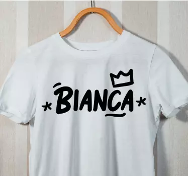 T-shirt mit namen krone namensdekoration - TenStickers