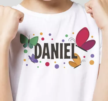 T-shirt mit namen lebendiger schmetterling - TenStickers