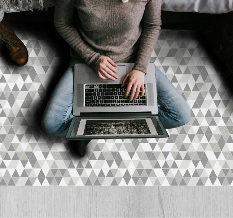 Vinyl Teppich geometrisch Dreiecksmuster in Grautönen - TenStickers